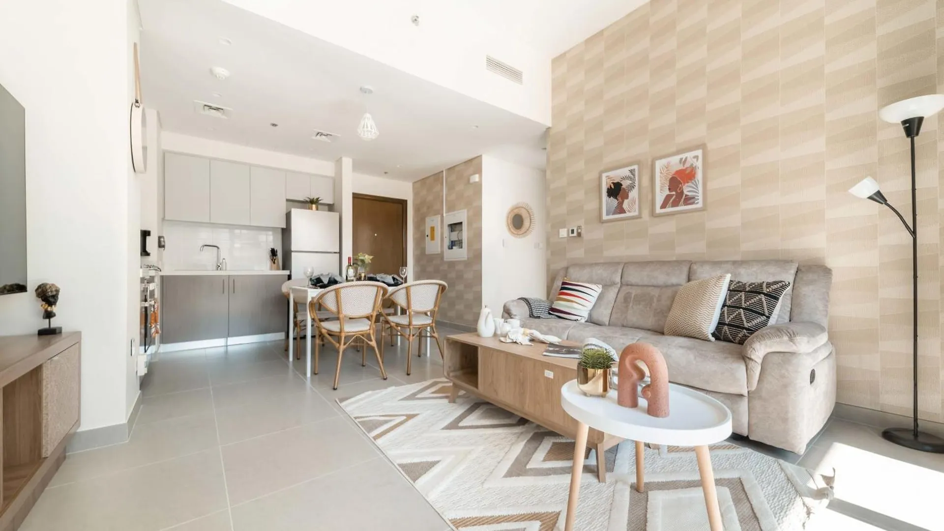 Frank Porter - Forte Tower 2 Dubai Apartment
