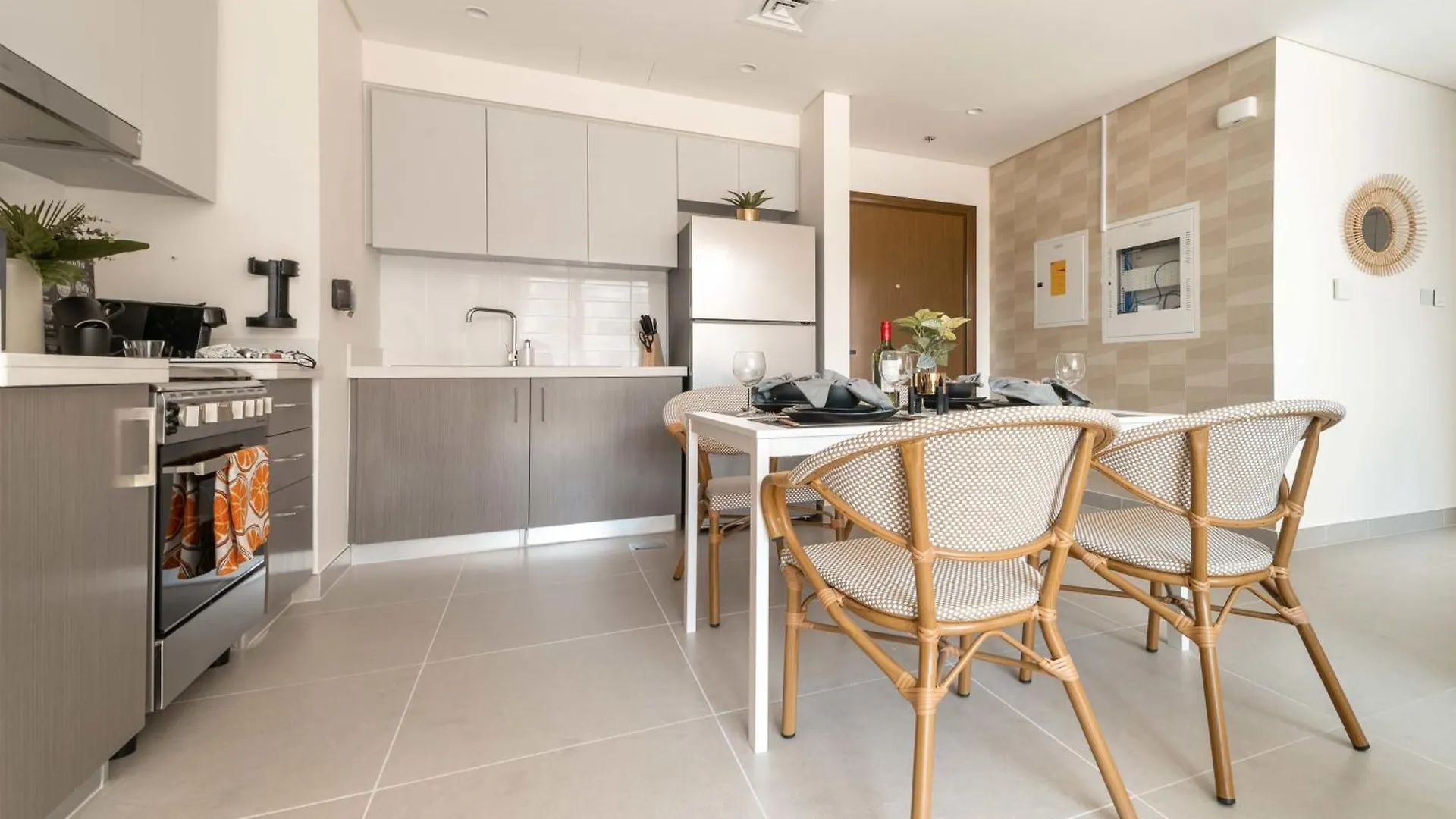 Frank Porter - Forte Tower 2 Dubai Apartment